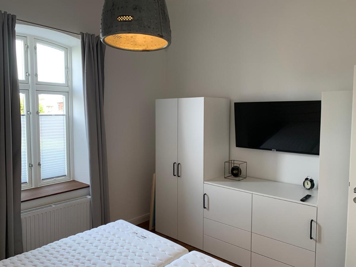 Altes Bahnhofsvorsteherhaus Wohnung Unten Хузум Екстериор снимка